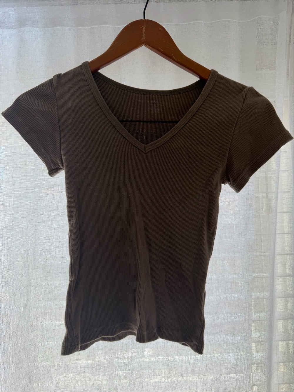 Brandy Melville Brown Short Sleeve V‑Neck Ribbed Top